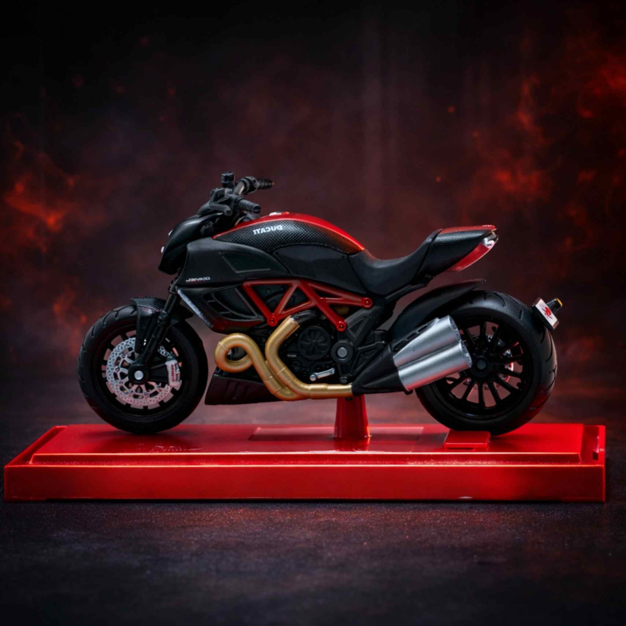 Ducati Diavel Diecast Bike Model Sports Motorcycle Collectible Display 1 Collectibles