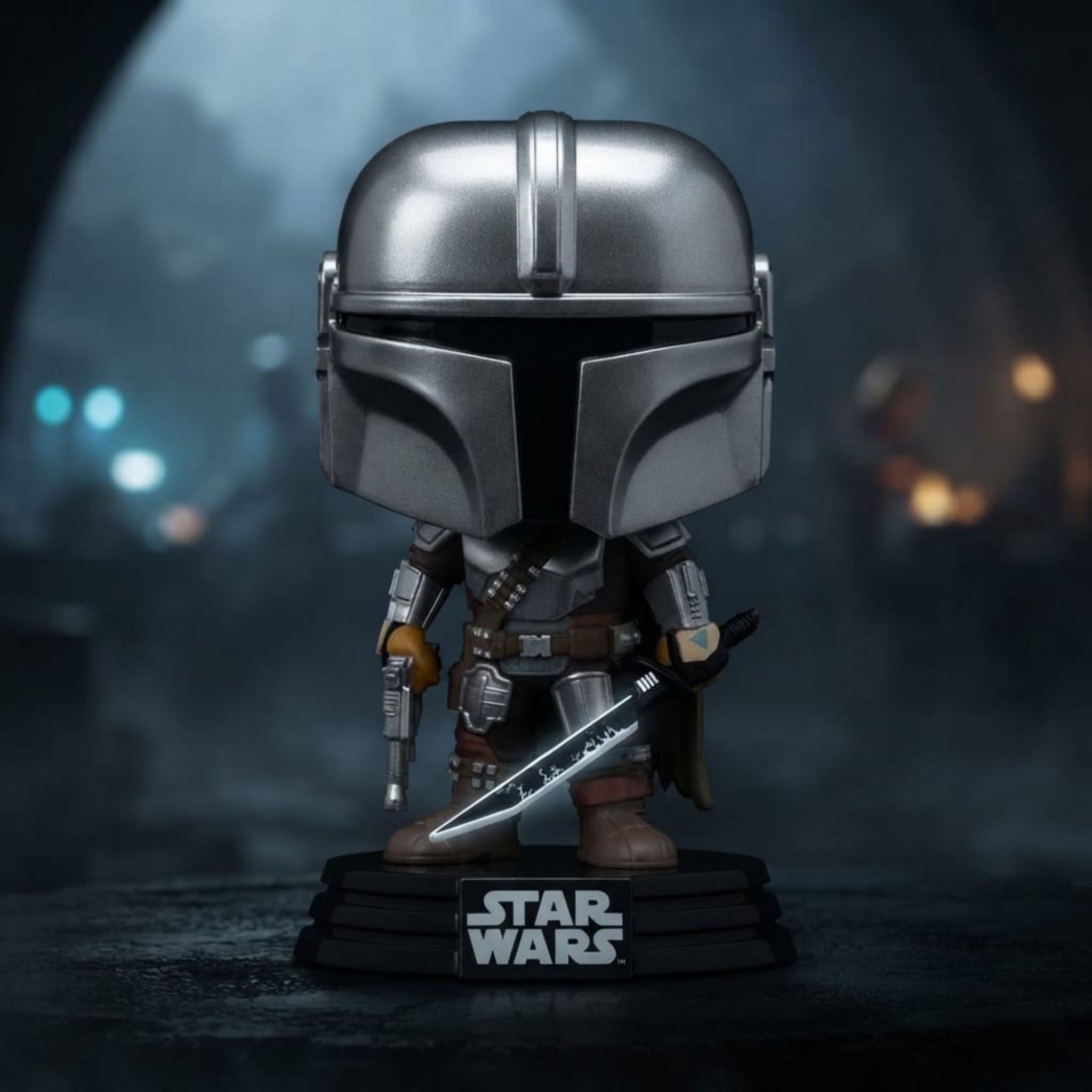 Funko Pop! Star Wars The Mandalorian with Darksaber Bobble-Head Figure