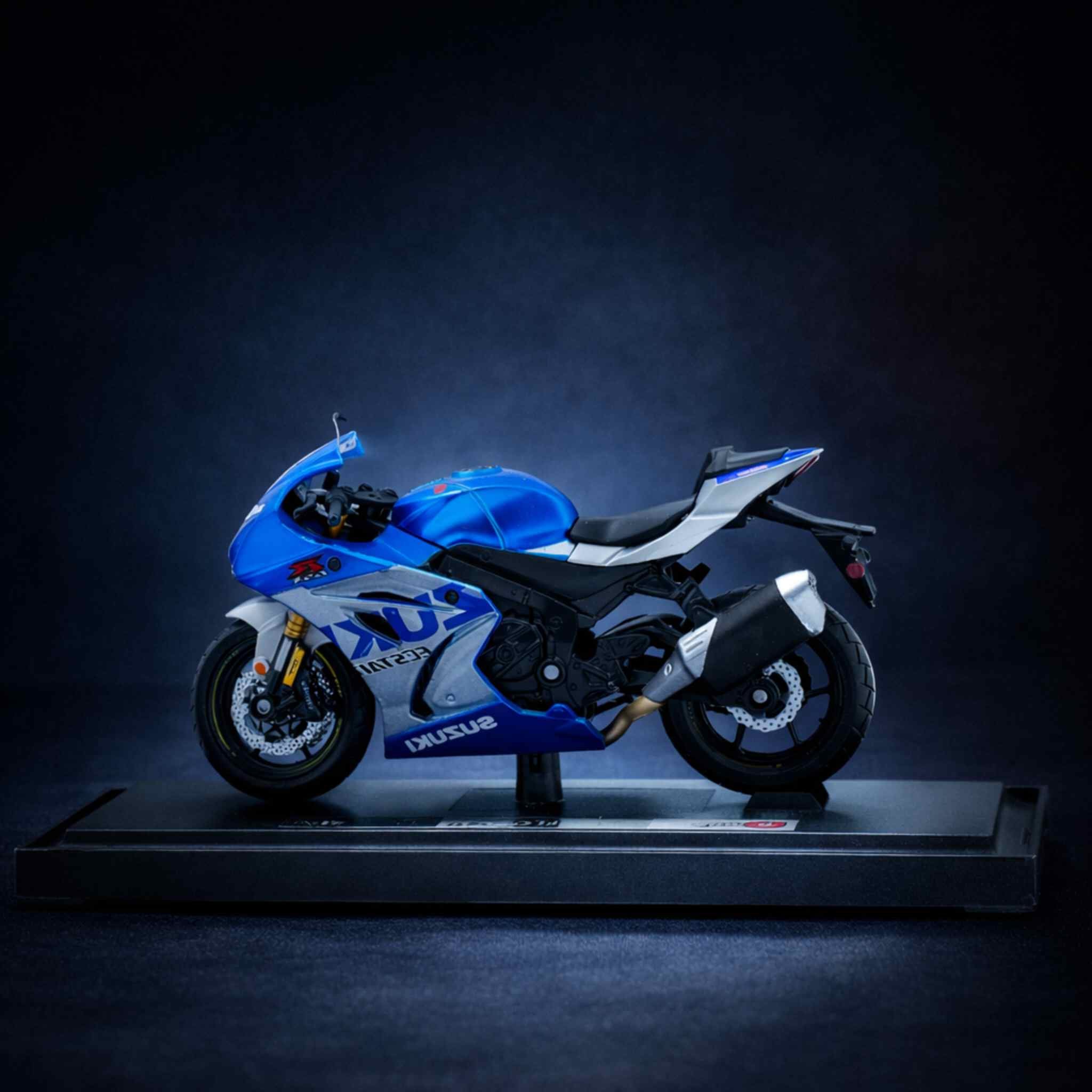 Suzuki GSX-R1000 Diecast Bike Model Superbike Collectible Display